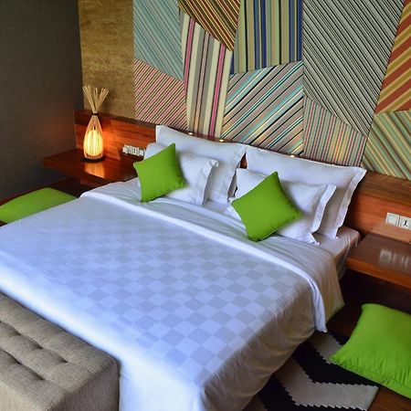 Ts Suites Семиньяк Номер фото A bedroom at the hotel