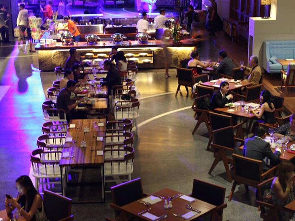 Ts Suites Семиньяк Экстерьер фото The interior of the restaurant